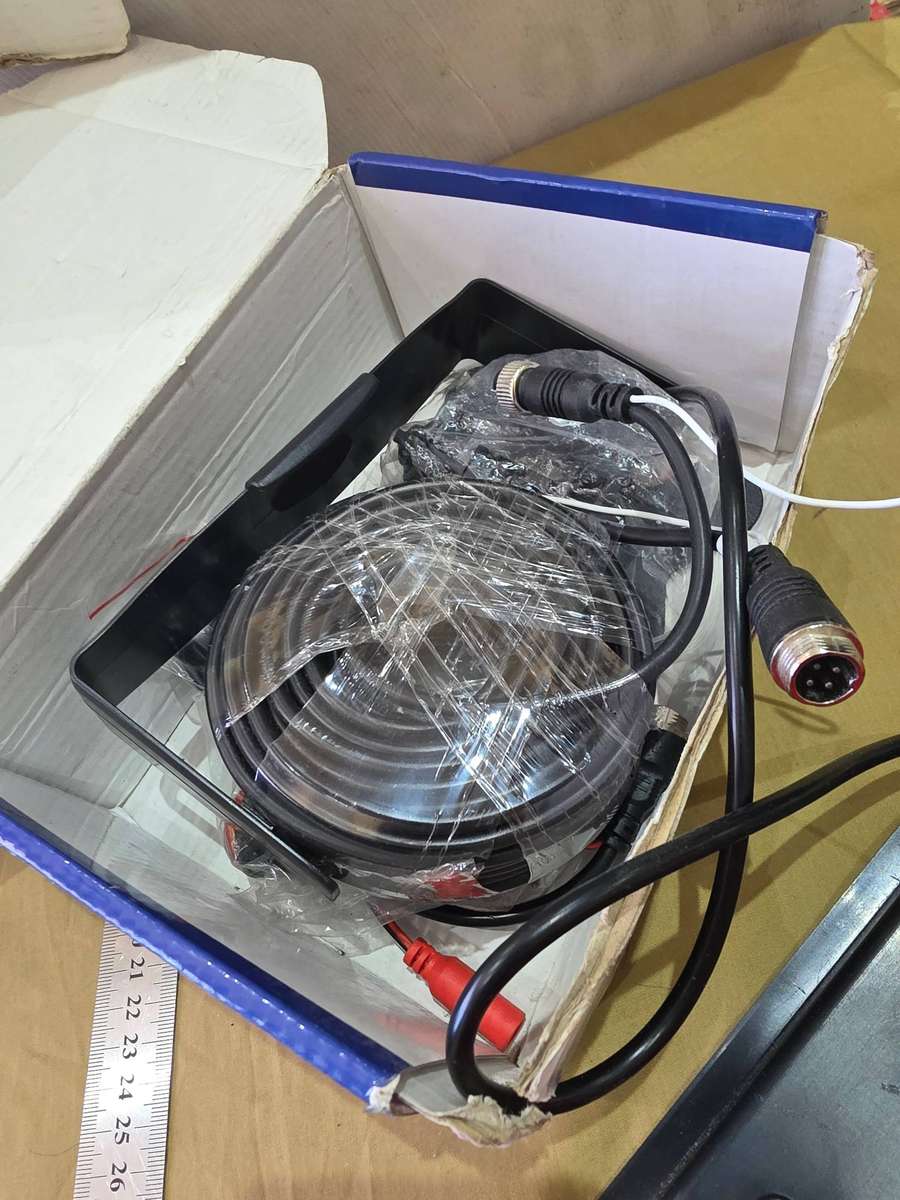 TFT LCD COLOR MONITOR