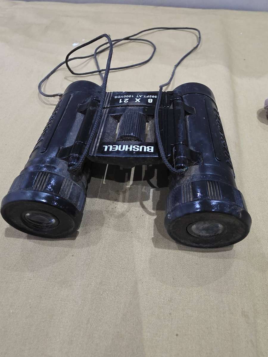 BUSHNELL 8 X 21 FOLDING BINOCULARS