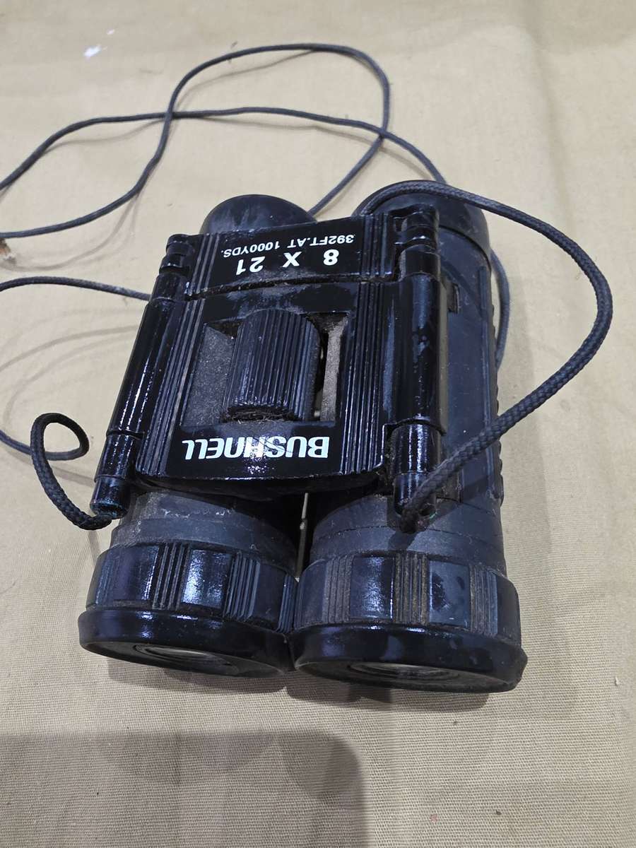 BUSHNELL 8 X 21 FOLDING BINOCULARS