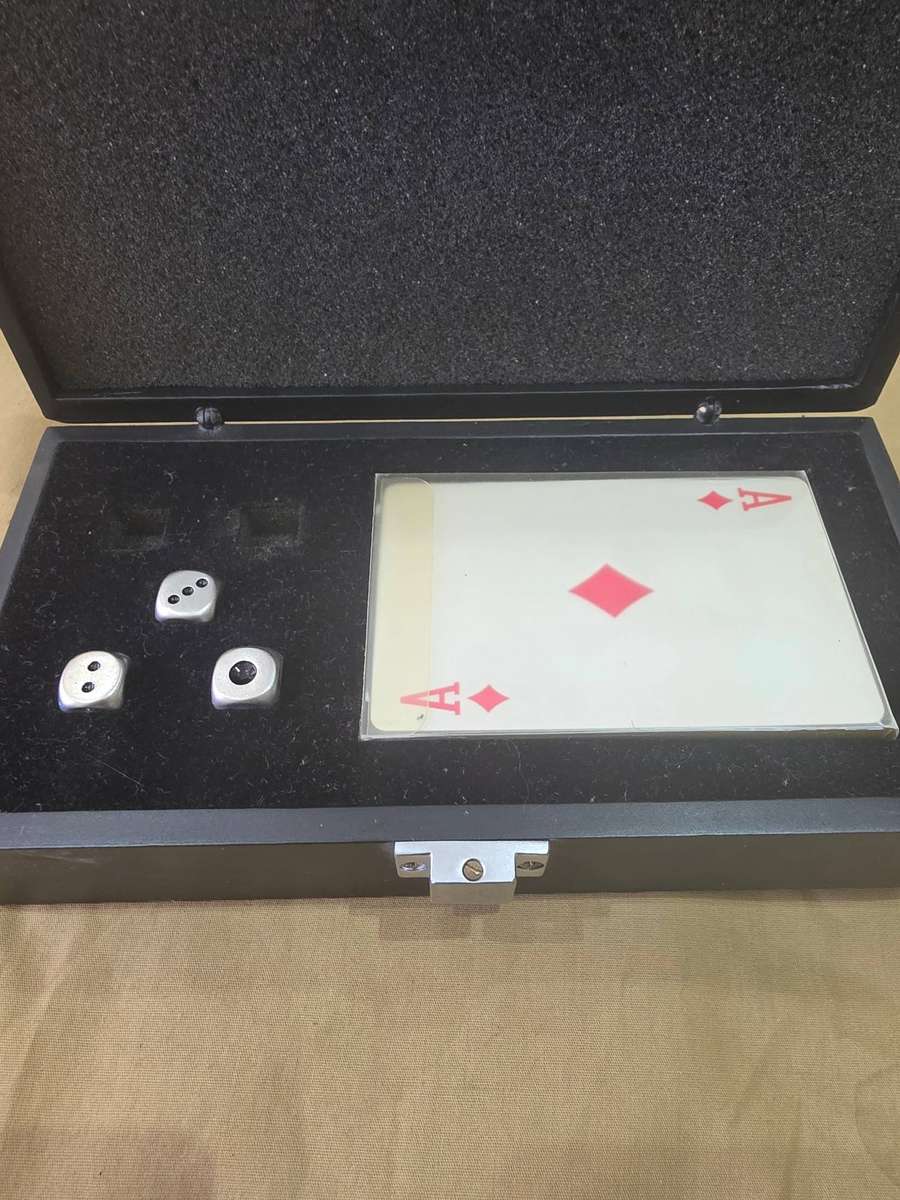PACK OF CARDS WITH 3 METAL DICE GIFT SET BY SIEMENS MOBILE(UNUSED)