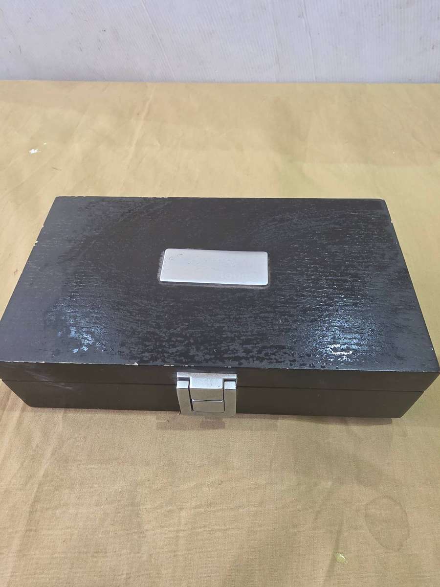 PACK OF CARDS WITH 3 METAL DICE GIFT SET BY SIEMENS MOBILE(UNUSED)