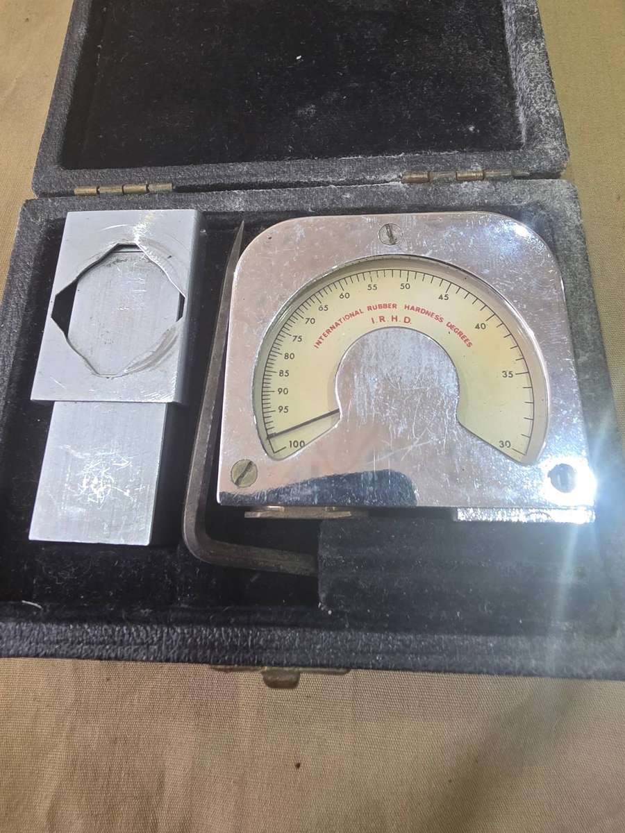 OLD DUROMETER HARDNESS TESTER