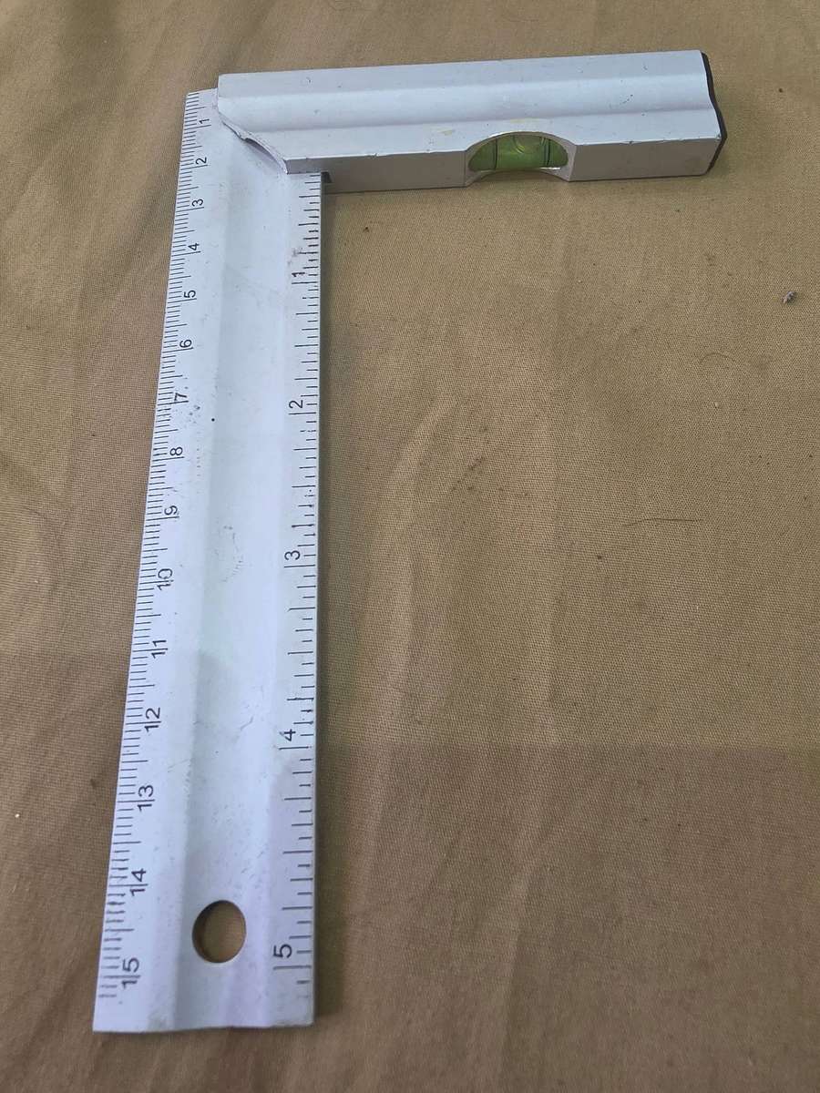 ALUMINUM COMBINATION SQUARE RULER/LEVEL