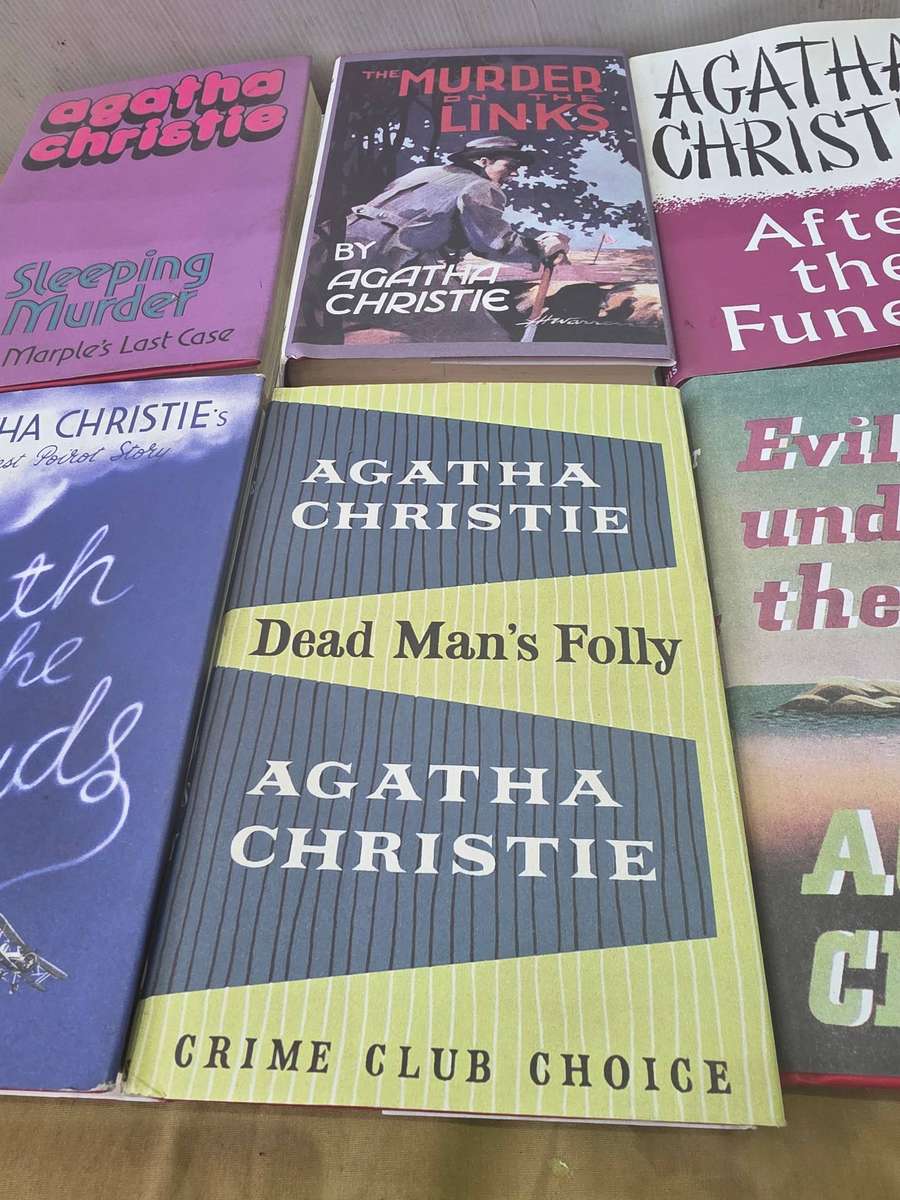 6 X AGATHA CHRISTIE HARDCOVER NOVELS