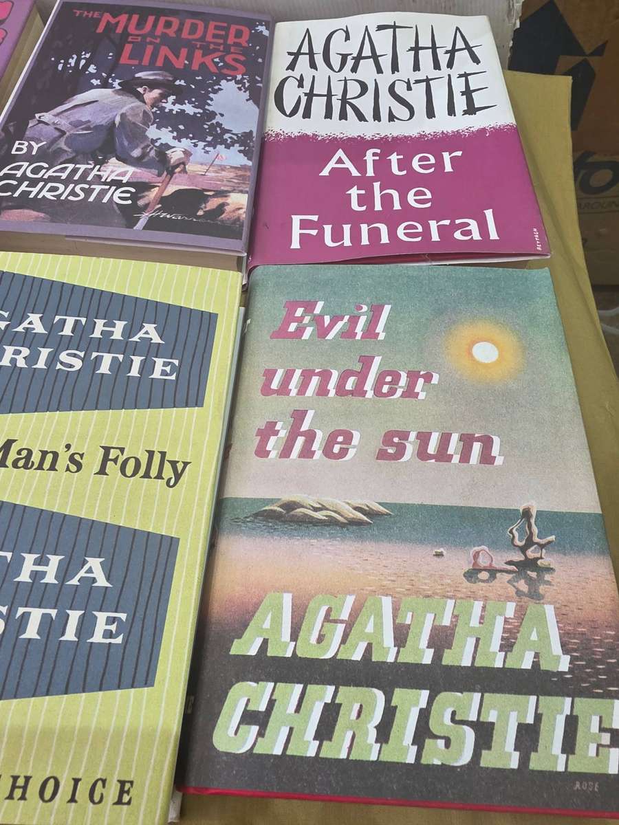 6 X AGATHA CHRISTIE HARDCOVER NOVELS