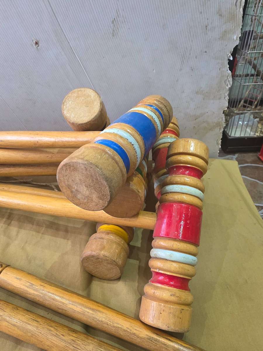 VINTAGE CROQUET SET