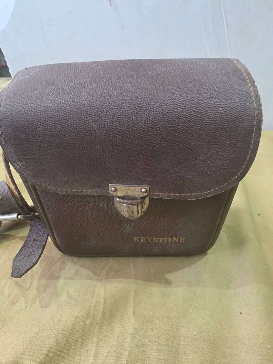 KEYSTONE CAPRI 8MM MOVIE CAMERA WITH LEATHER CASE