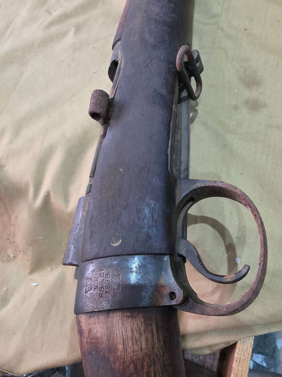 B.S.A.C.E -1898 L.E ,DE ACTIVATED RIFLE