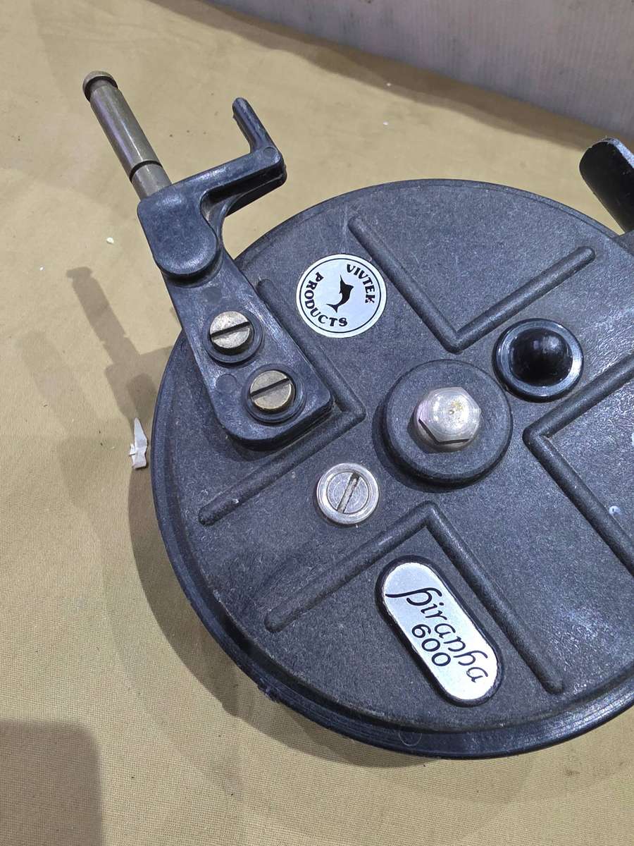 PIRHANA 600 VINTAGE FISHING REEL