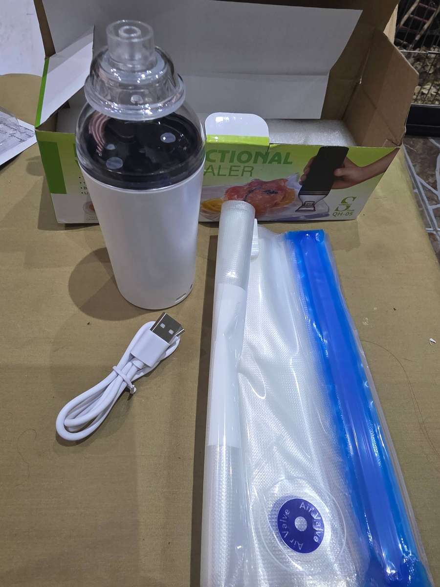 MULTIFUNCTIONAL VACUUM SELER INCL. BAGS