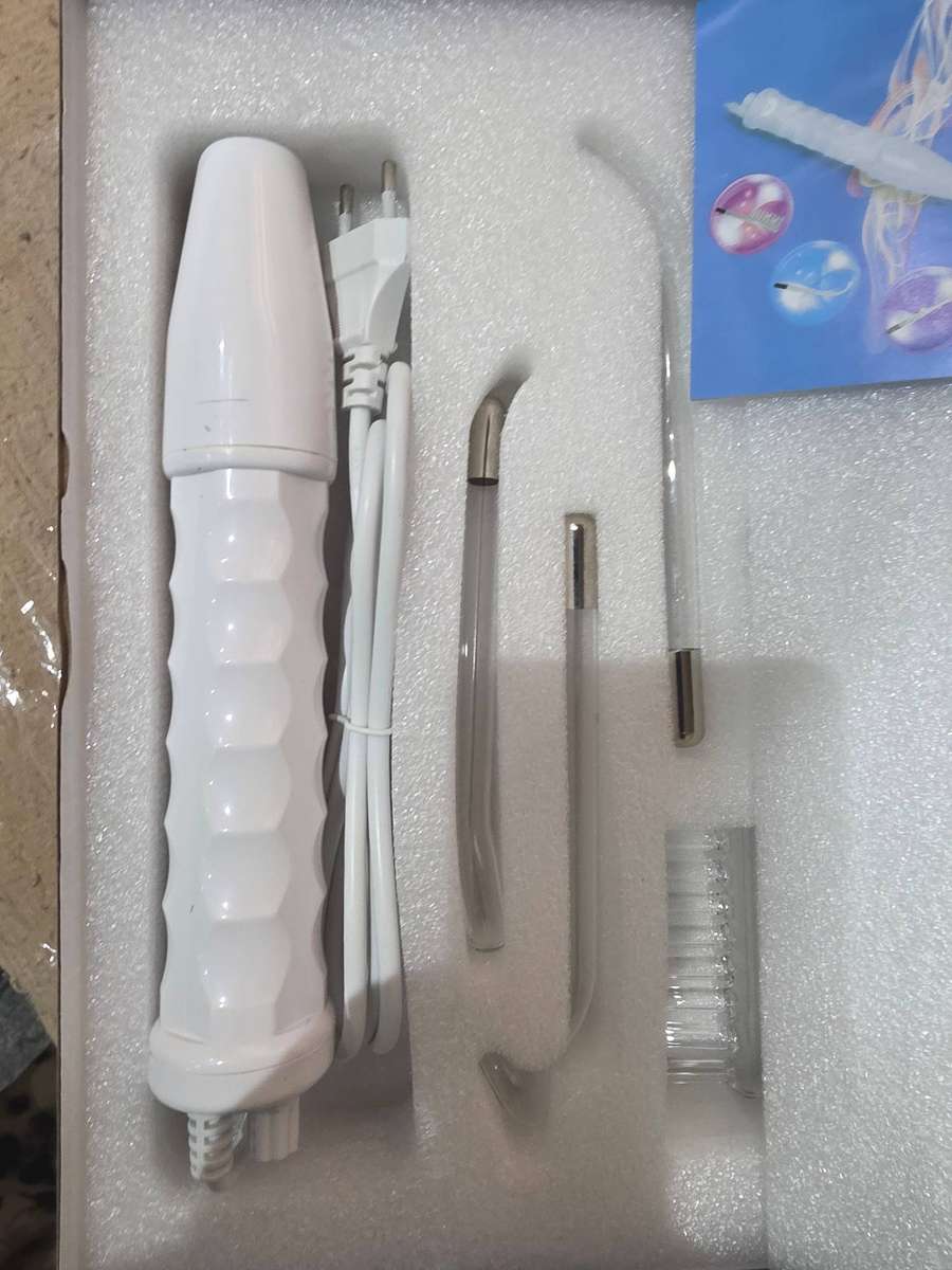 HAND'HOLDING HIGH FREQUENCY INSTRUMENY