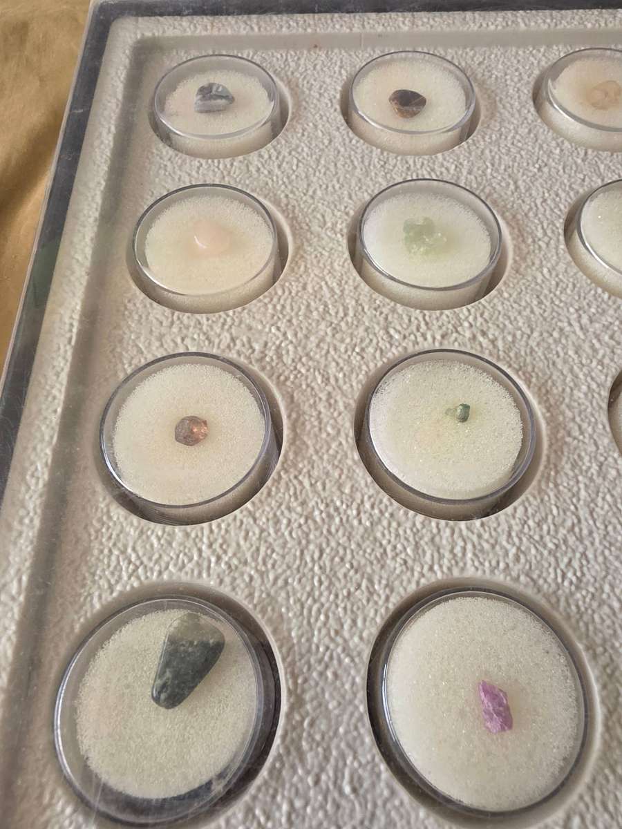 20 x MIXED LOT GEMSTONE COLLECTION