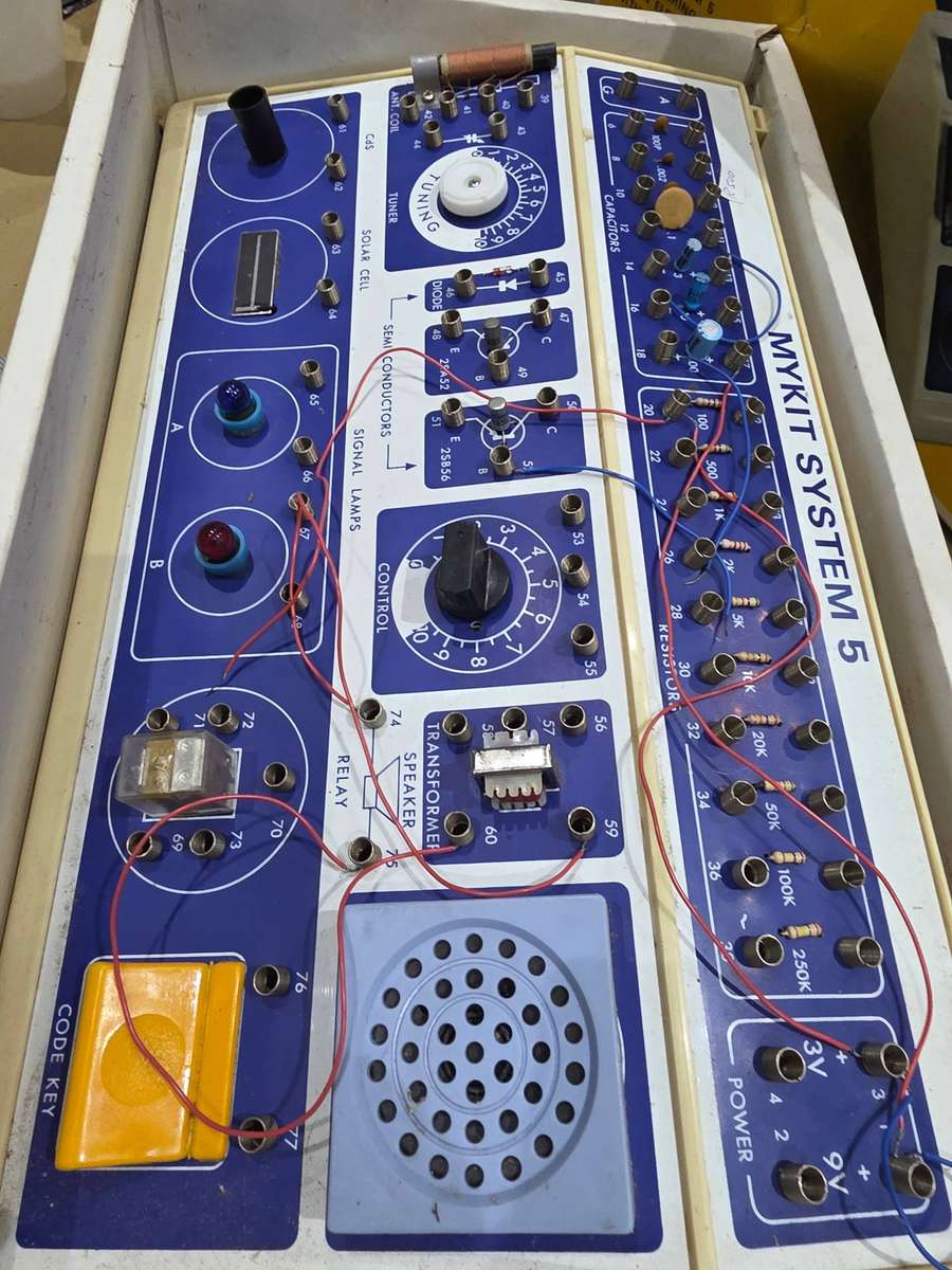 MY KIT SYSTEM(ELECTRONIC PROJECT KIT)UNUSED-38 X 22CM