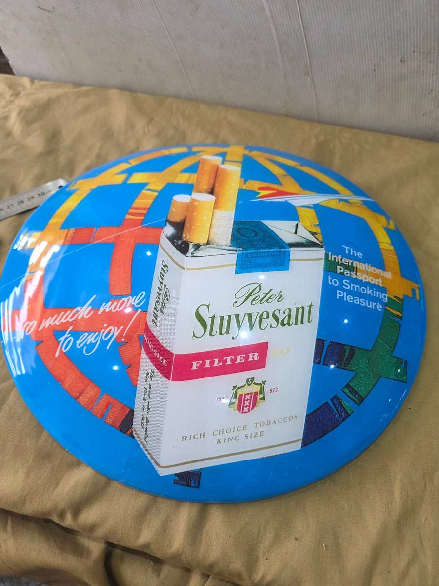 PETER STUYVESANT CURVED SIGN(36CM IN DIAMETER)