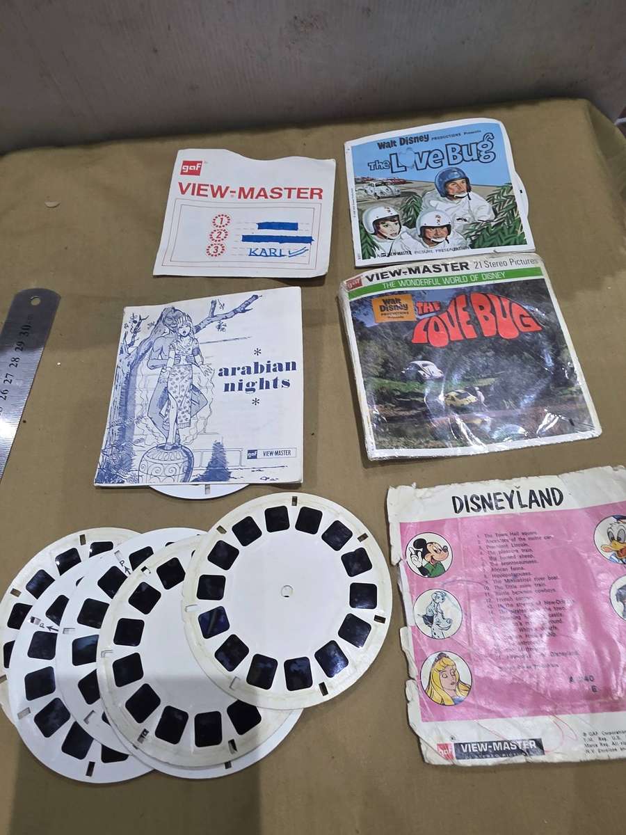 VIEWMASTER SLIDE VIEWER INCL.NUMEROUS COLLECTABLE SLIDES(MOST UNOPENED SLIDES)