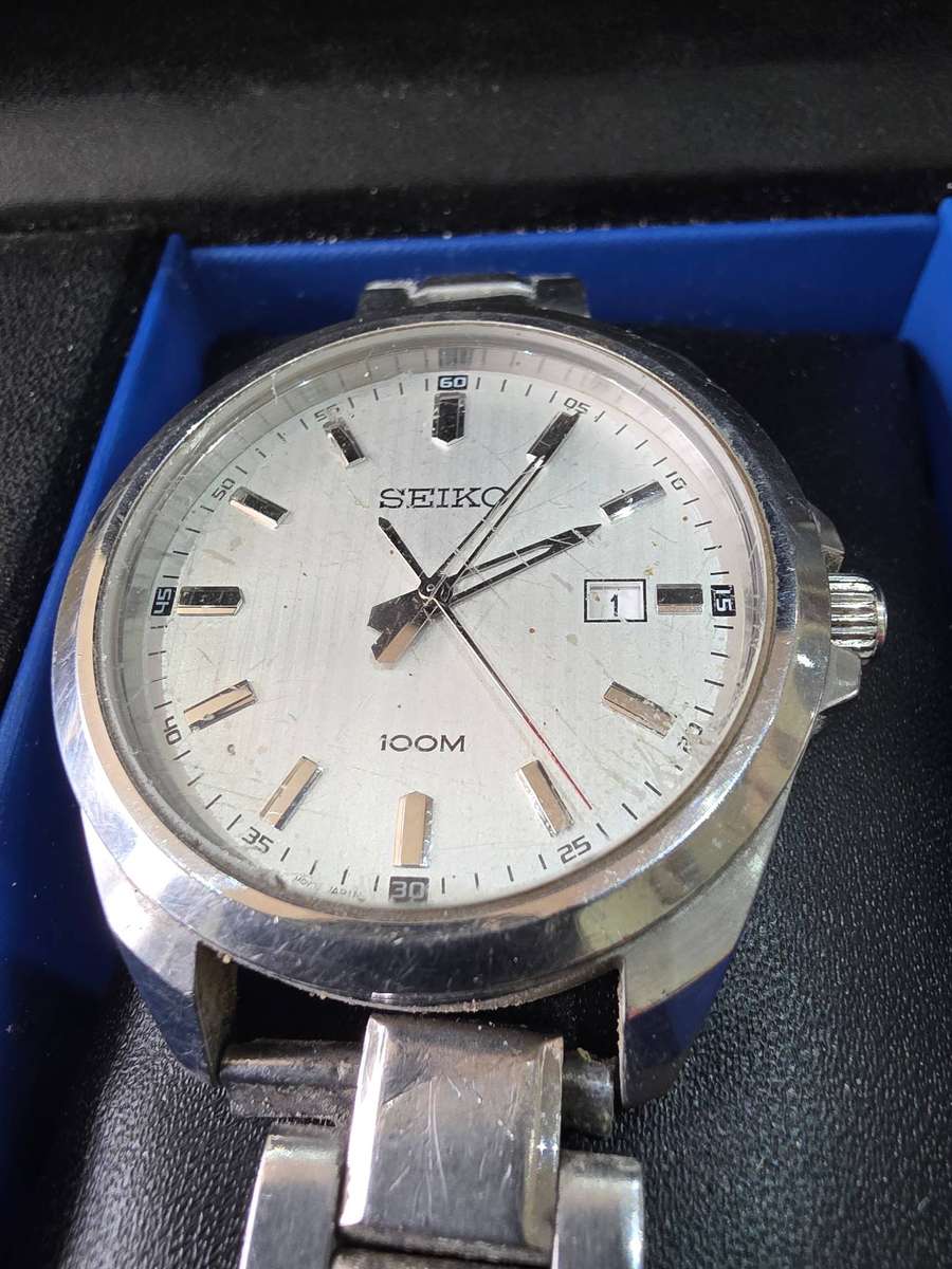 SEIKO MENS WRISTWATCH(ANALOGUE QUARTZ)WITH AUNTHETIC BOOKLET