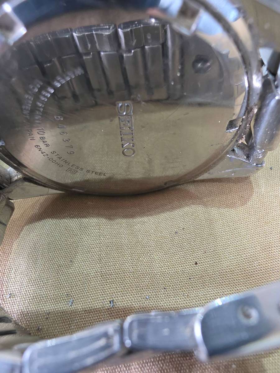 SEIKO MENS WRISTWATCH(ANALOGUE QUARTZ)WITH AUNTHETIC BOOKLET