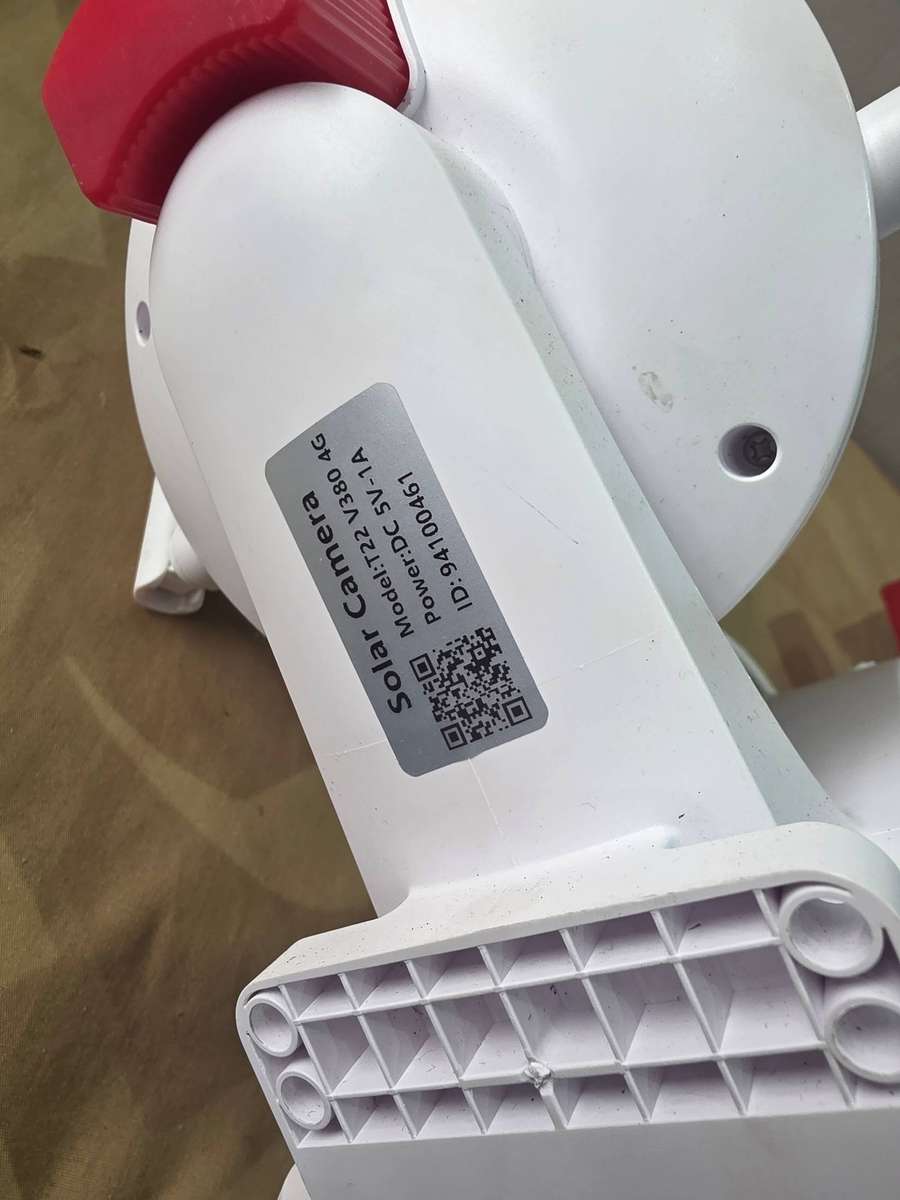 2 X CCTV WIFI CAMERAS-SEE DESCRIPTION