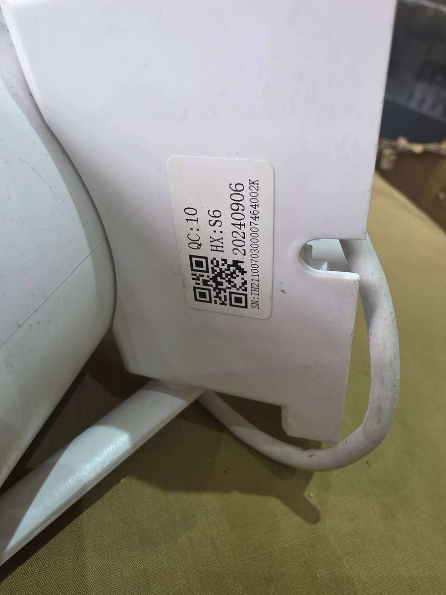 2 X CCTV WIFI CAMERAS-SEE DESCRIPTION