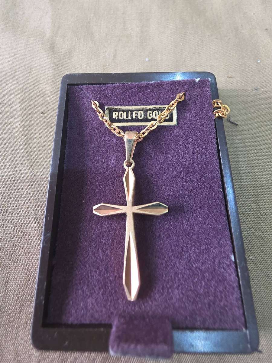 ROLLED GOLD CROSS CHAIN AND PENDANT