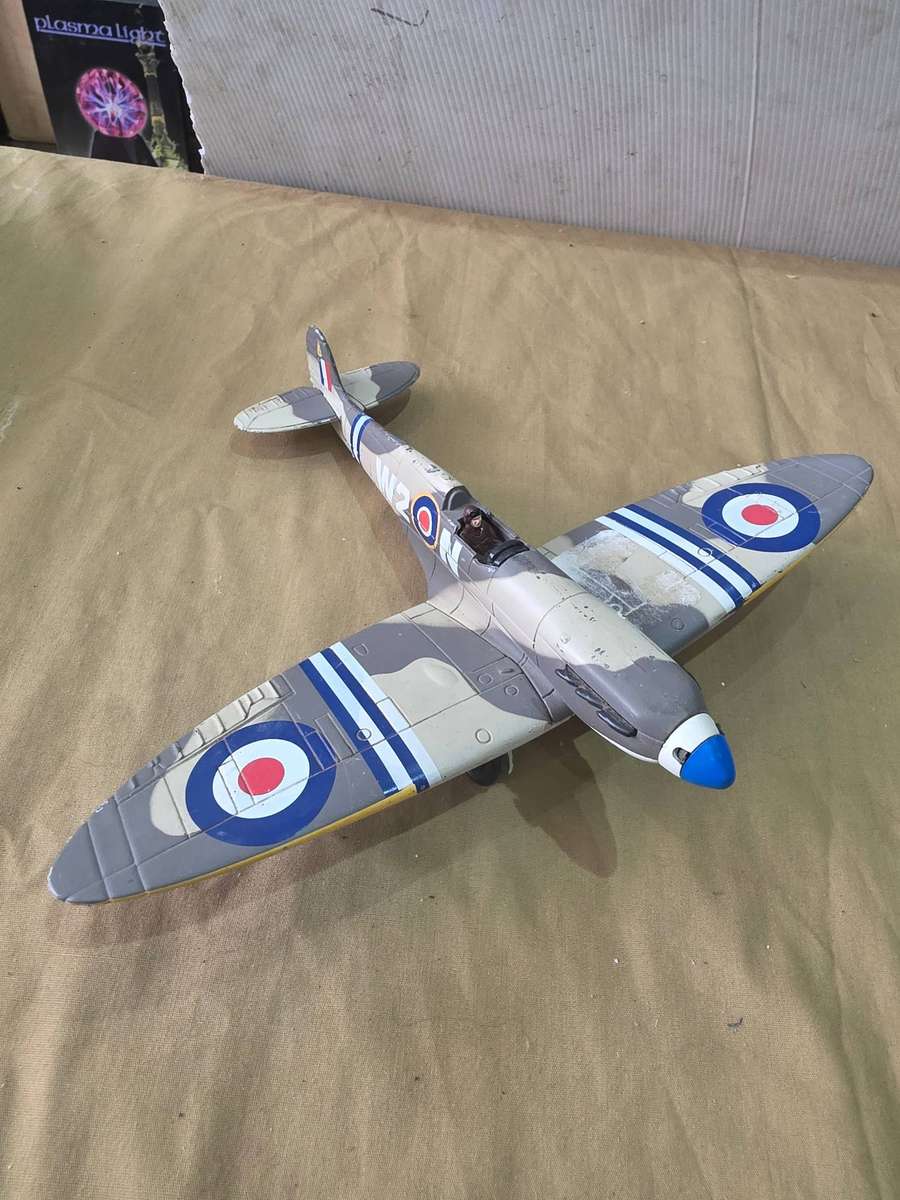 WW2 BRITISH SPITFIRE FIGHTER PLANE DIE CAST MODEL