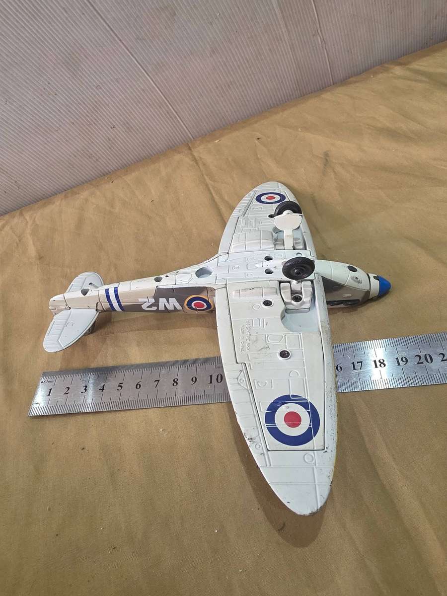 WW2 BRITISH SPITFIRE FIGHTER PLANE DIE CAST MODEL