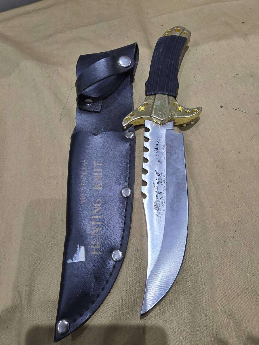 STAINLESS STEEL HUNTING KNIFE WITH SHEATH