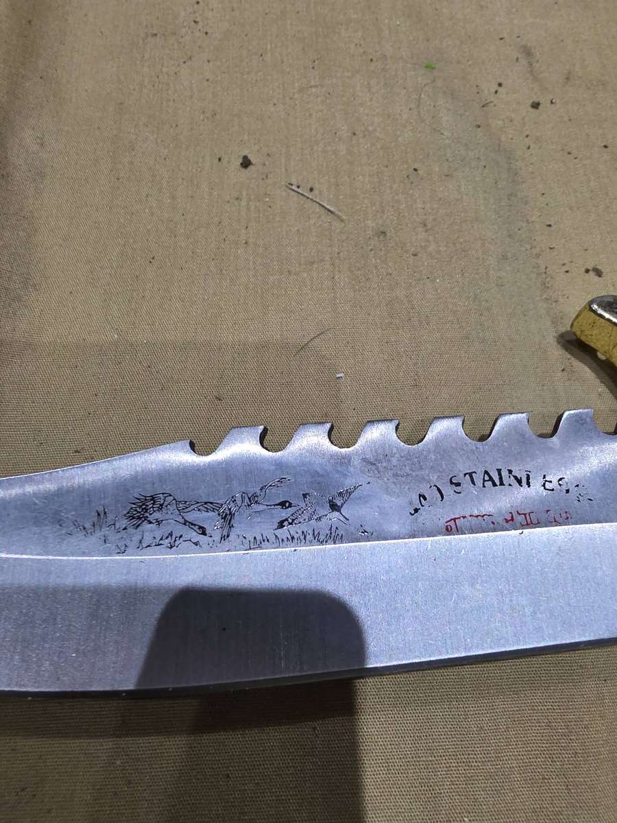 STAINLESS STEEL HUNTING KNIFE WITH SHEATH