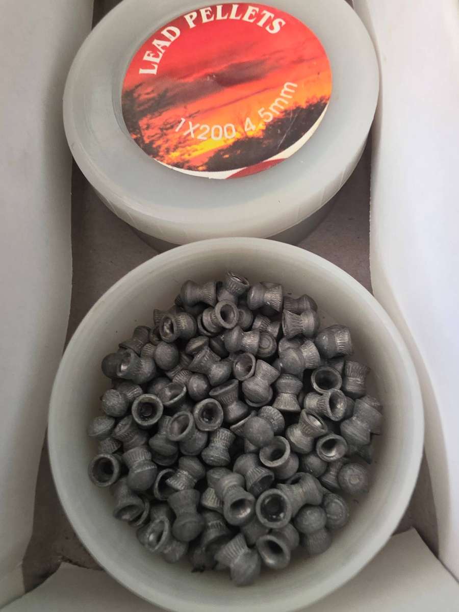 5 TUBS LEAD PELLETS(200 IN A TUB)5X 200-4.5MM