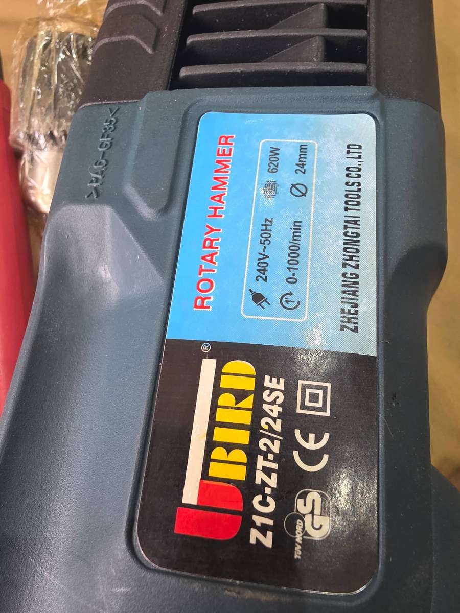 ROTARY HAMMER DRILL INCLUDES SDS BITS