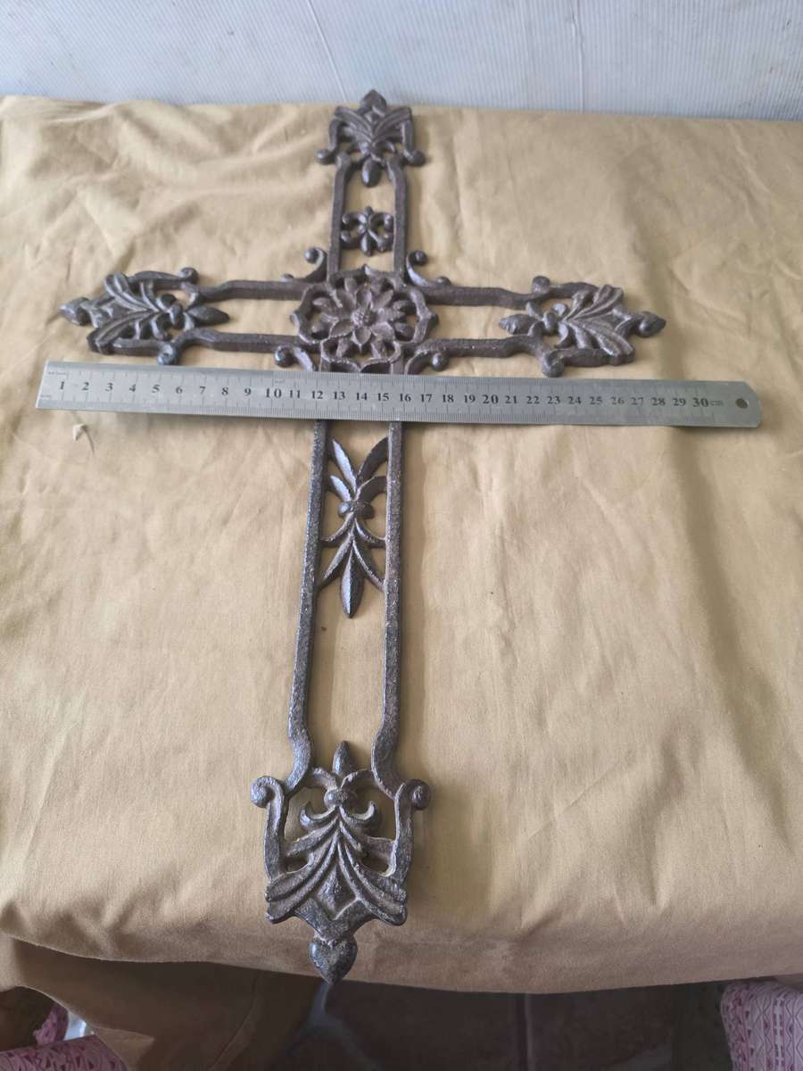 2 PIECE CAST/WROUGHT IRON VINTAGE CROSS(APPROXIMATELY 42-45CM LENGTH