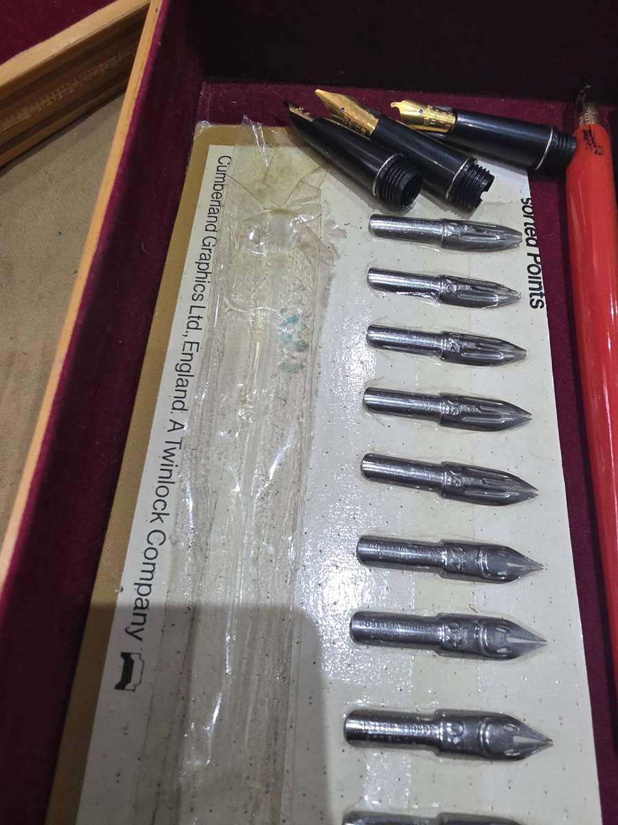 JOBLOT VINTAGE FOUNTAIN PENS AND NIBS