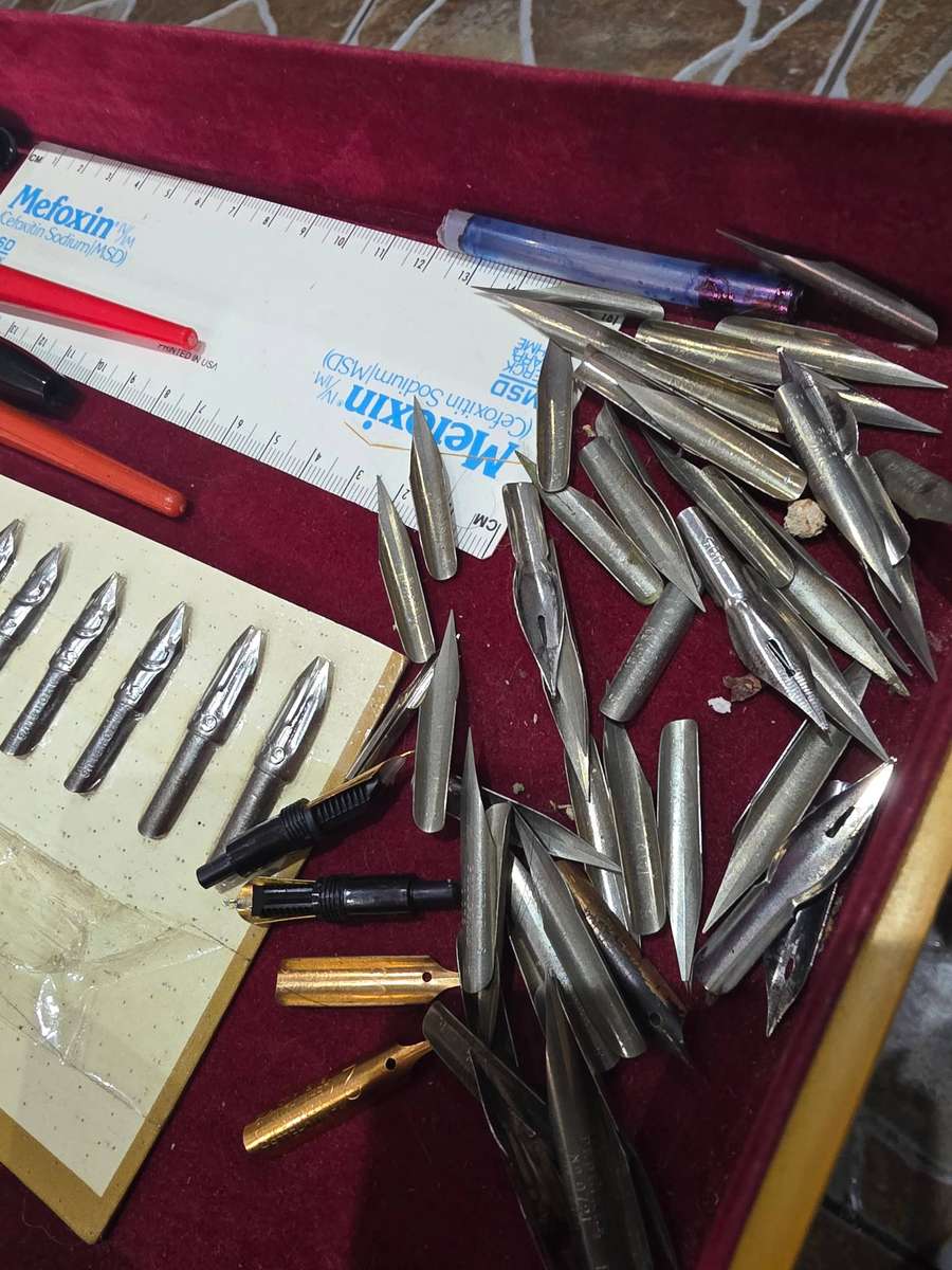 JOBLOT VINTAGE FOUNTAIN PENS AND NIBS