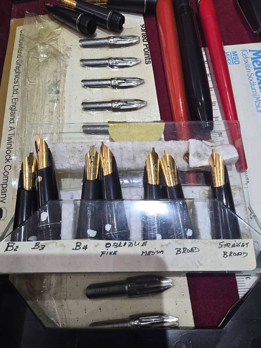 JOBLOT VINTAGE FOUNTAIN PENS AND NIBS