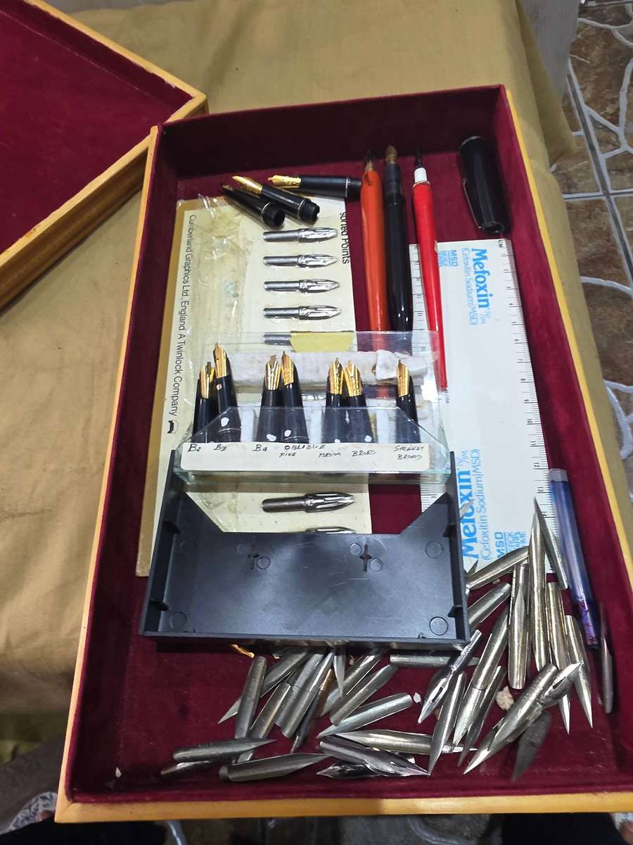 JOBLOT VINTAGE FOUNTAIN PENS AND NIBS