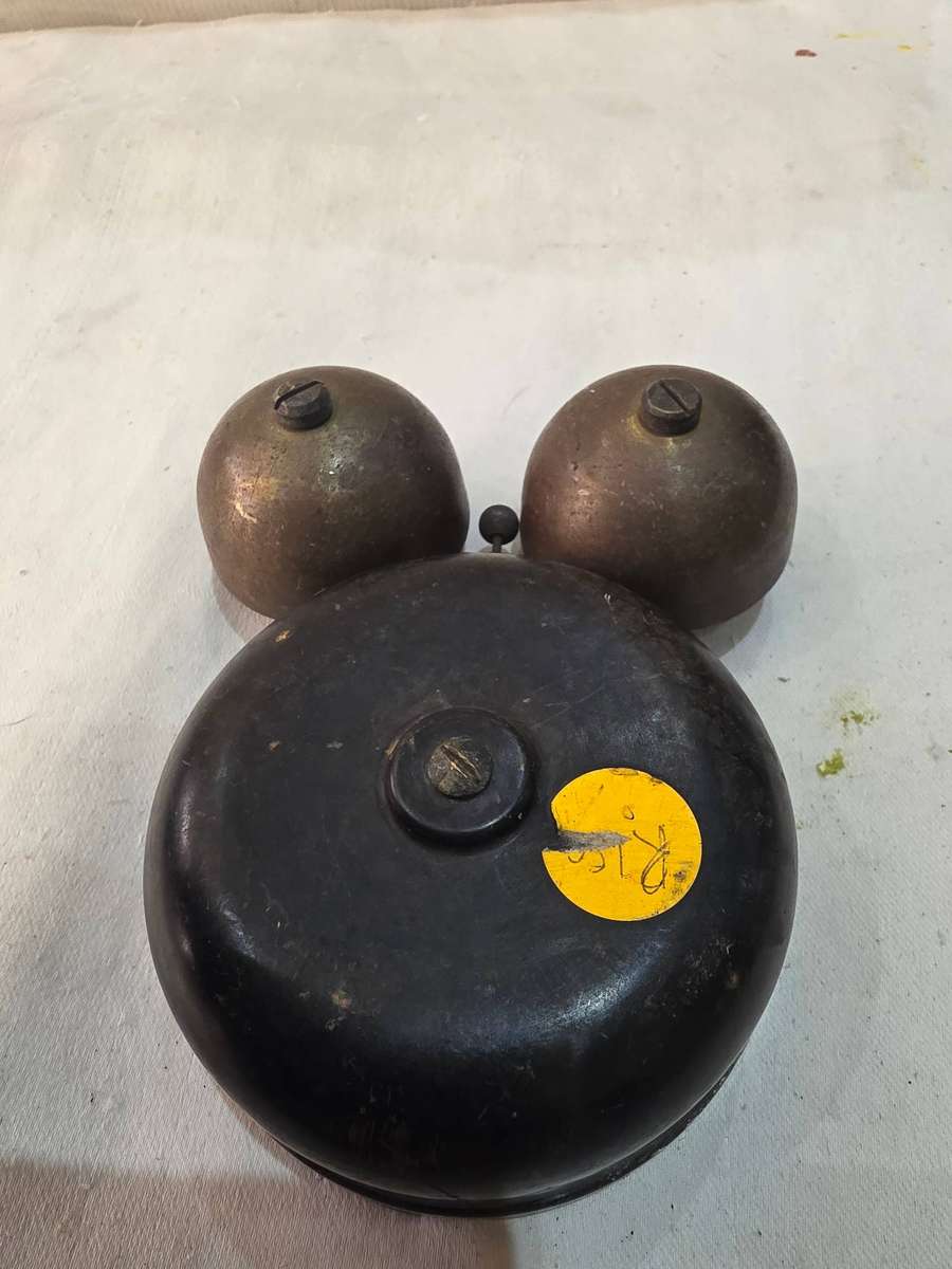 VINTAGE BELL(MADE IN ENGLAND)