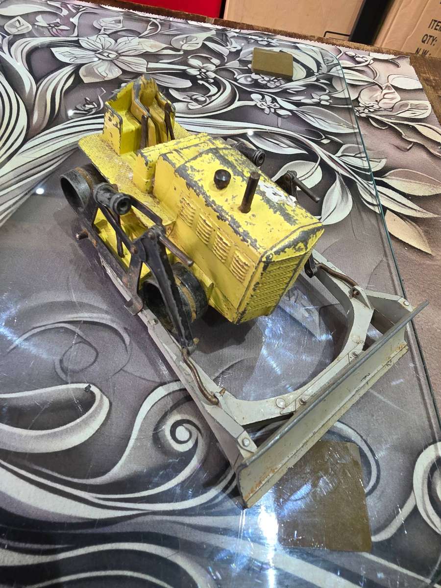 OLD DINKY TOY METAL GRADER