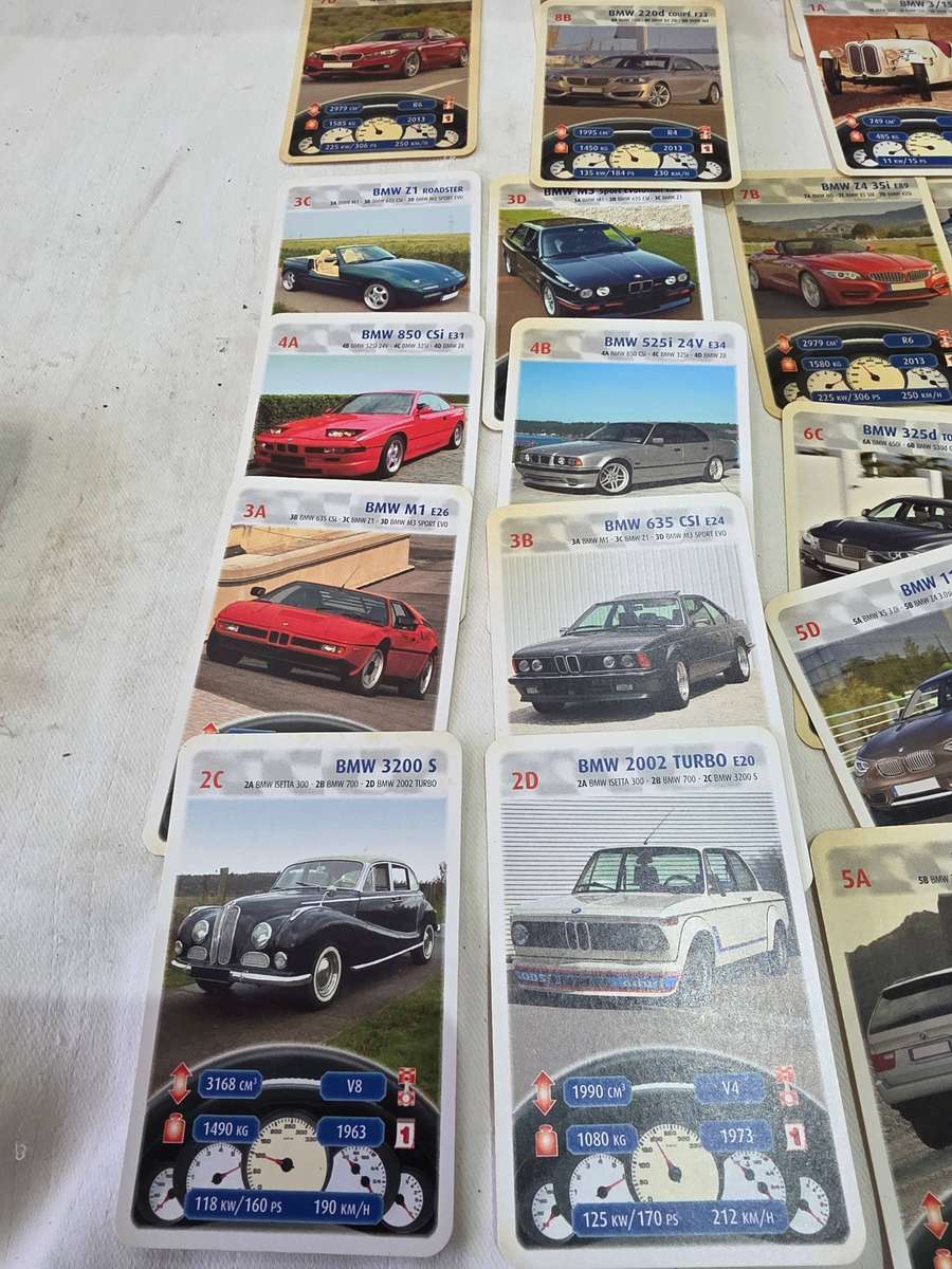 PACK OF 32 BMW MEGATRUMPF CARDS