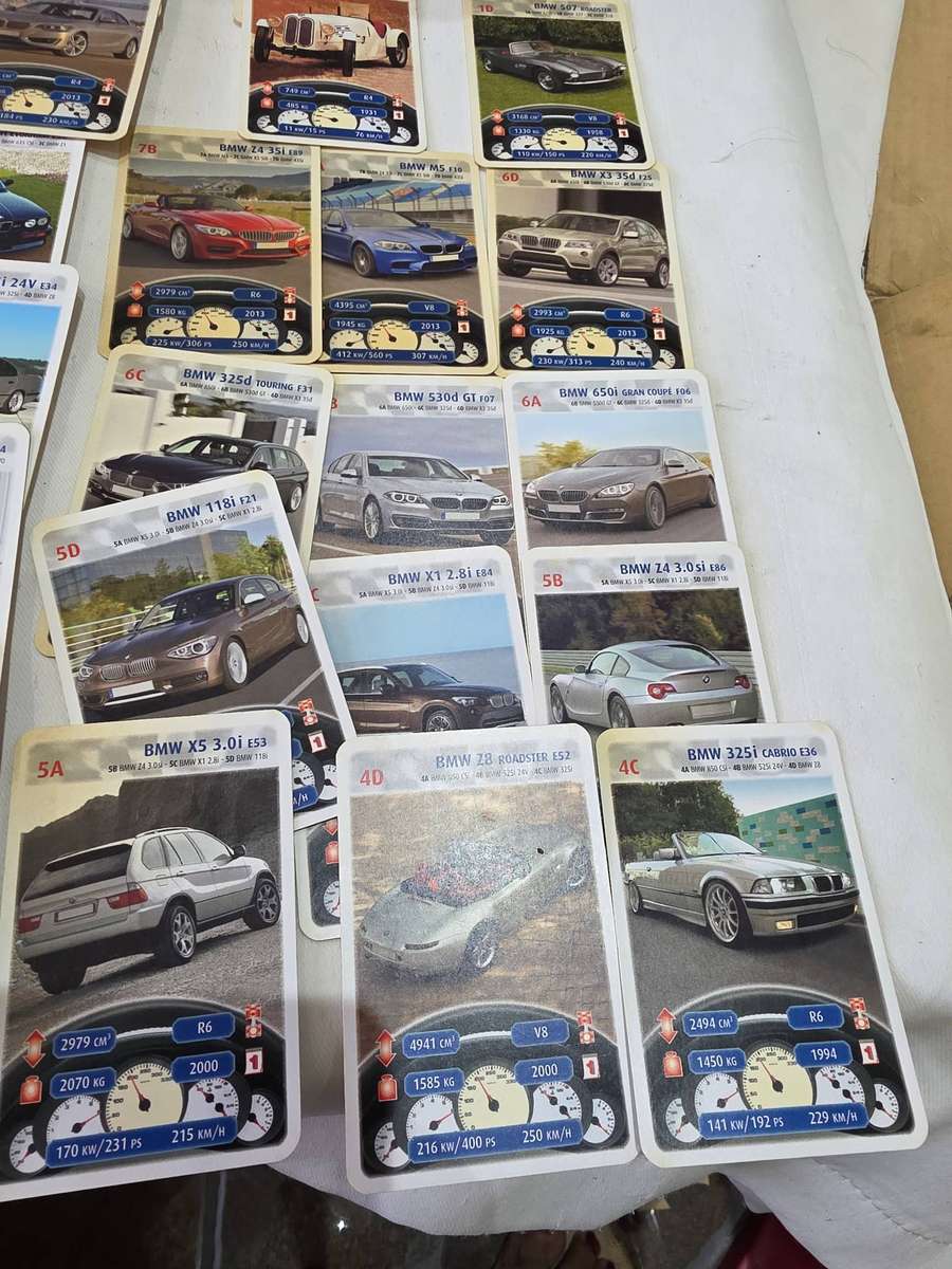 PACK OF 32 BMW MEGATRUMPF CARDS