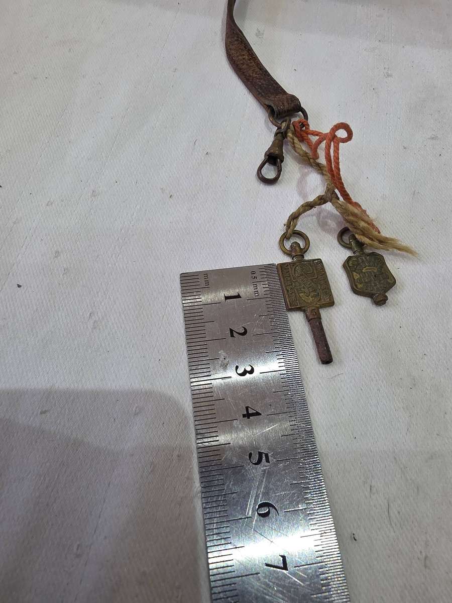 ANTIQUE POCKETWATCH KEYS