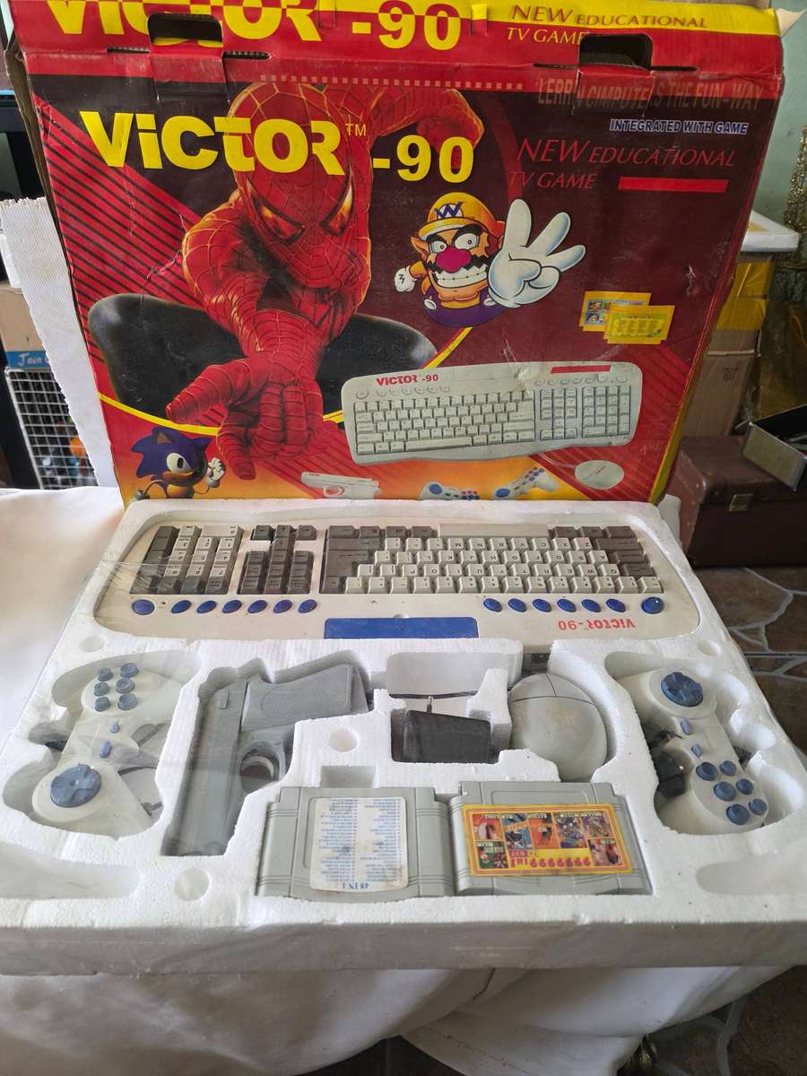 VICTOR-90 TV GAME INCL.2 GAME CARTRIDGES