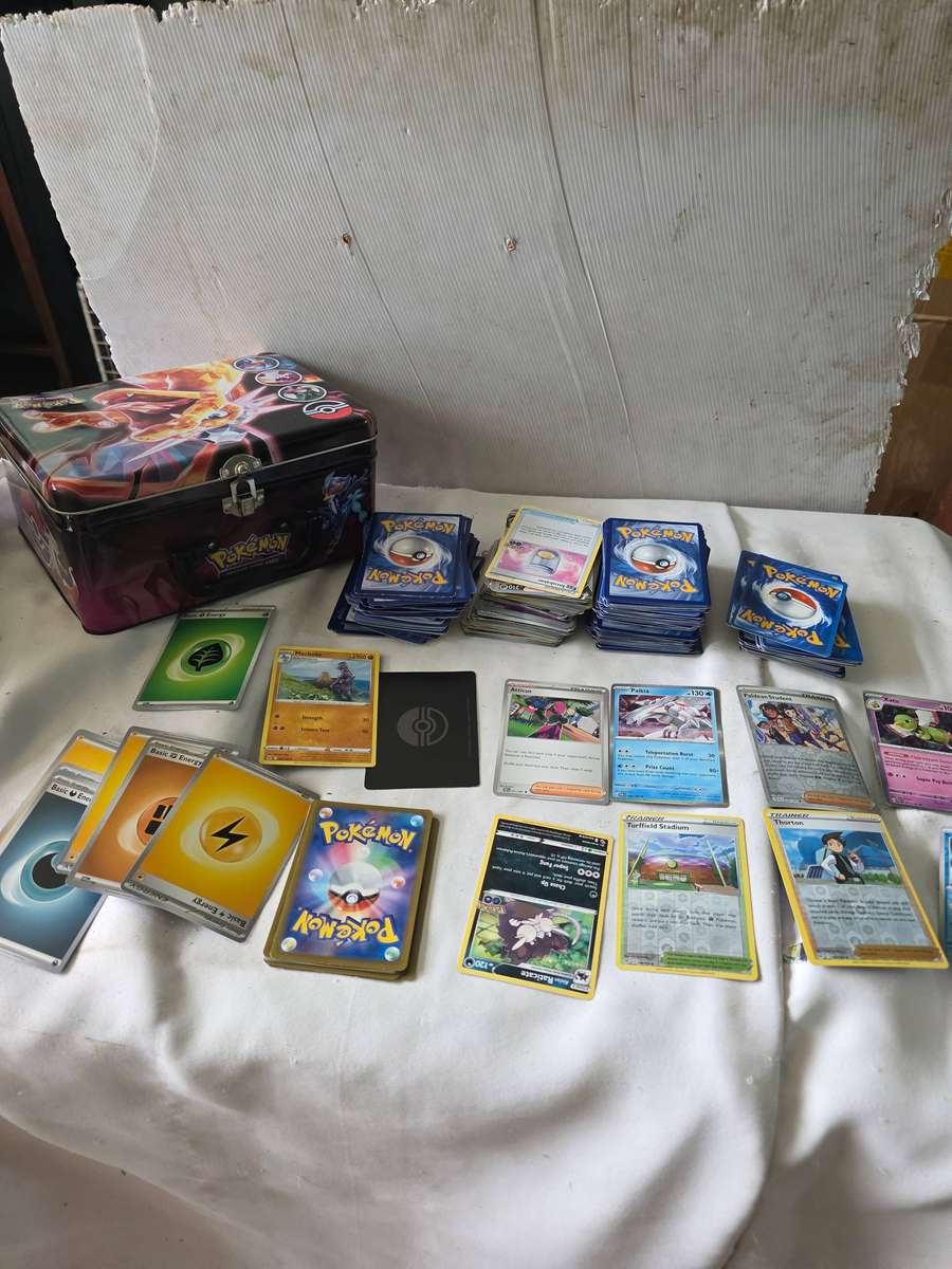 COLLECTION OF OVER 350 MIXED LOT POKEMAN CARDS INCL.A METAL POKEMAN CASE