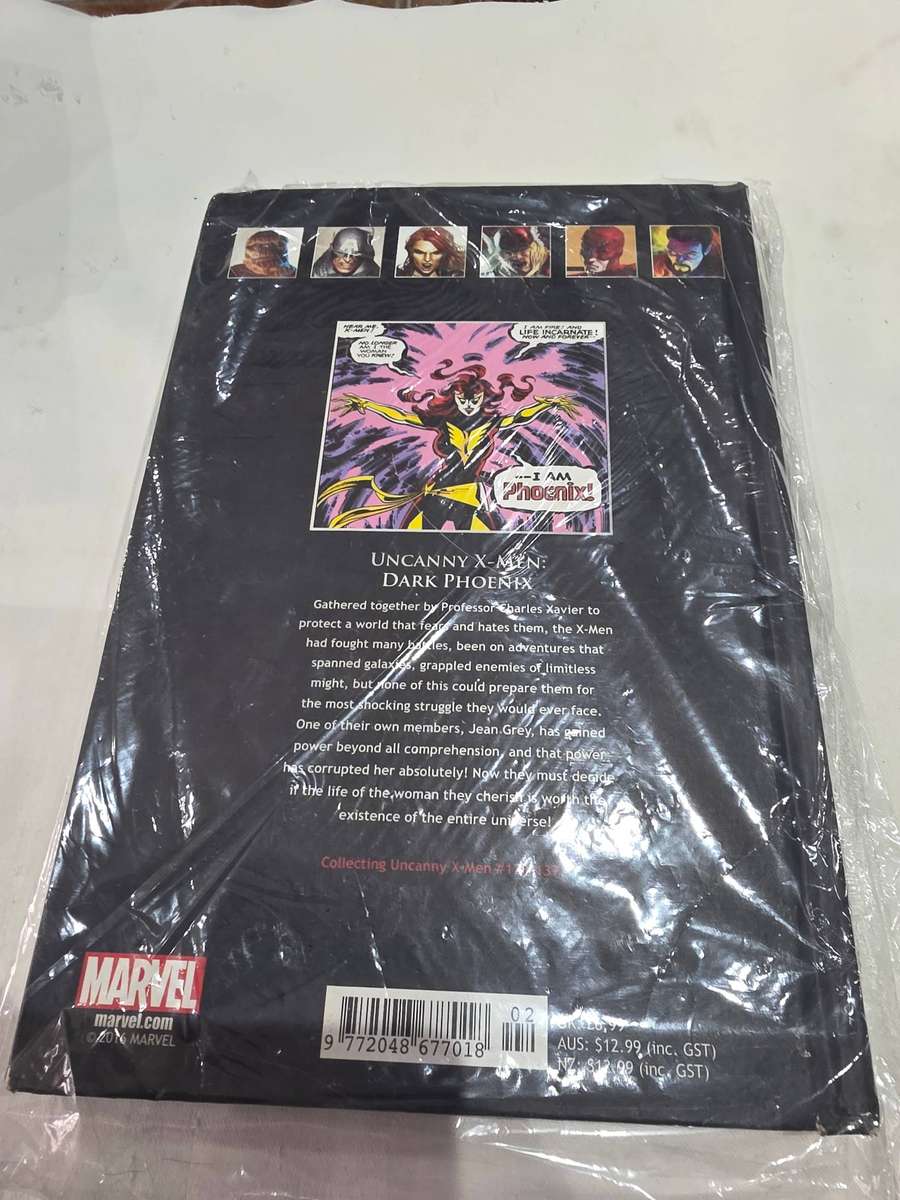 MARVEL SUPERHEROES HARDCOVER COMIC (UNCANNY X-MEN)