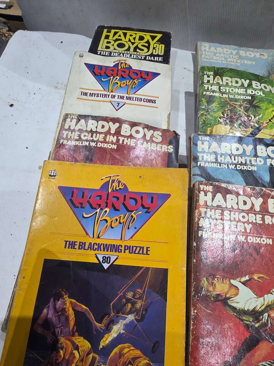 11 X HARDY BOYS READING NOVELS