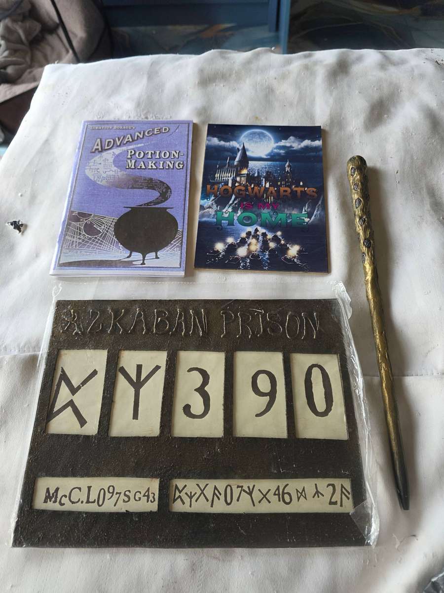 JOBLOT HARRY POTTER COLLECTABLES