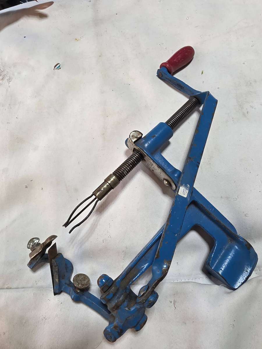 VINTAGE APPLE PEELER