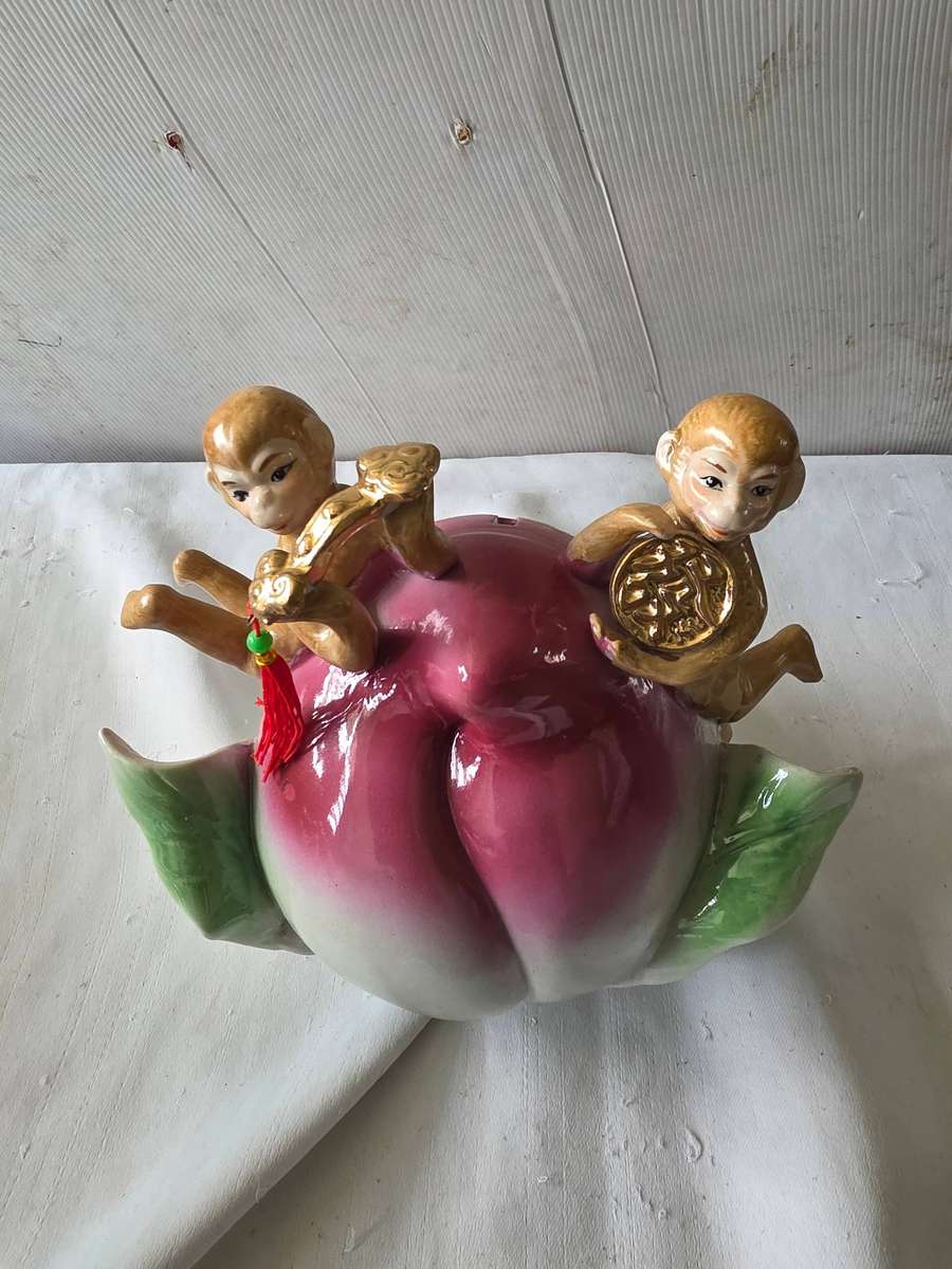 VINTAGE CHINESE PORCELAIN ART MONEY BANK