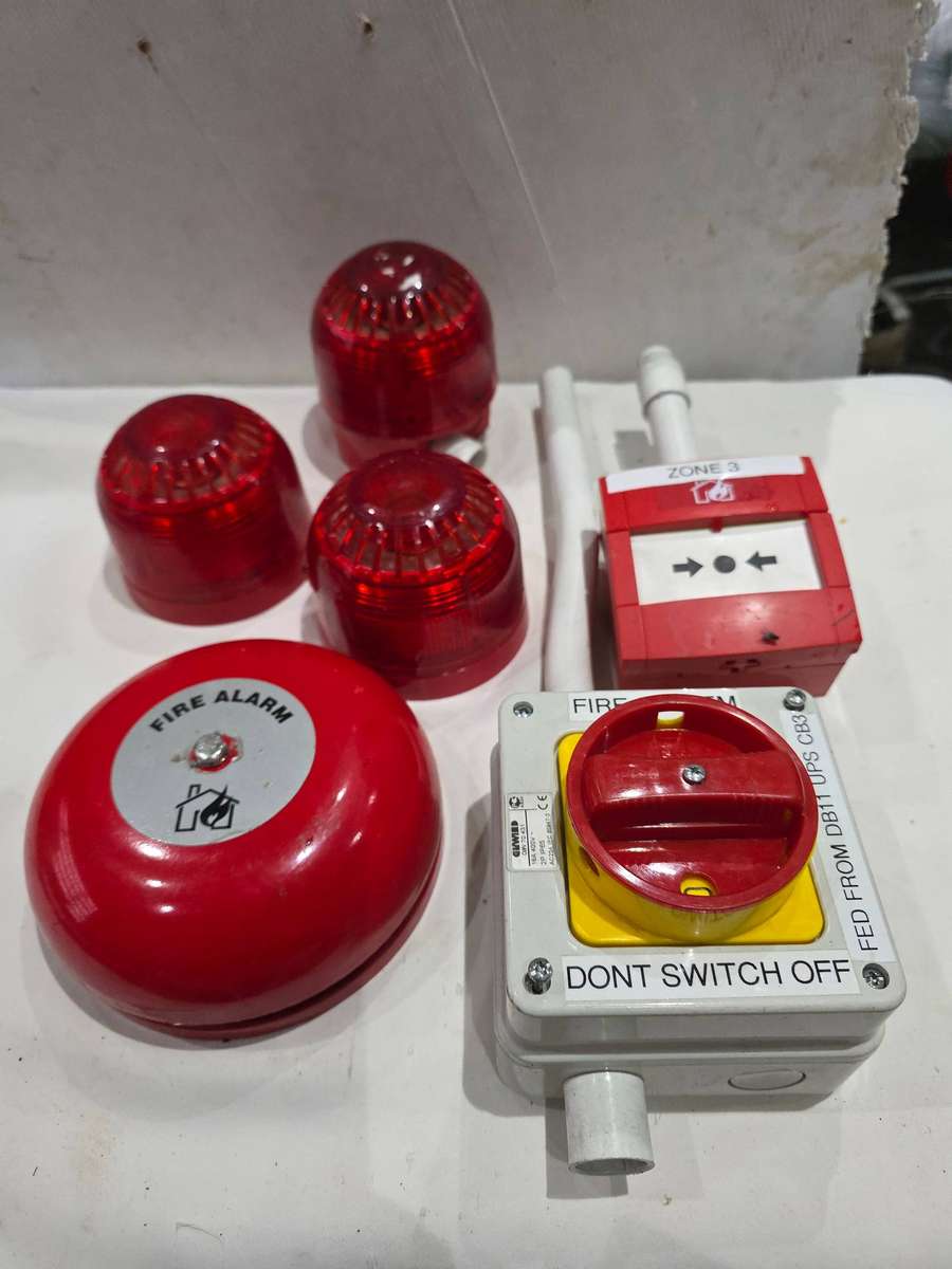 JOBLOT VINTAGE FIRE SYSTEM ITEM