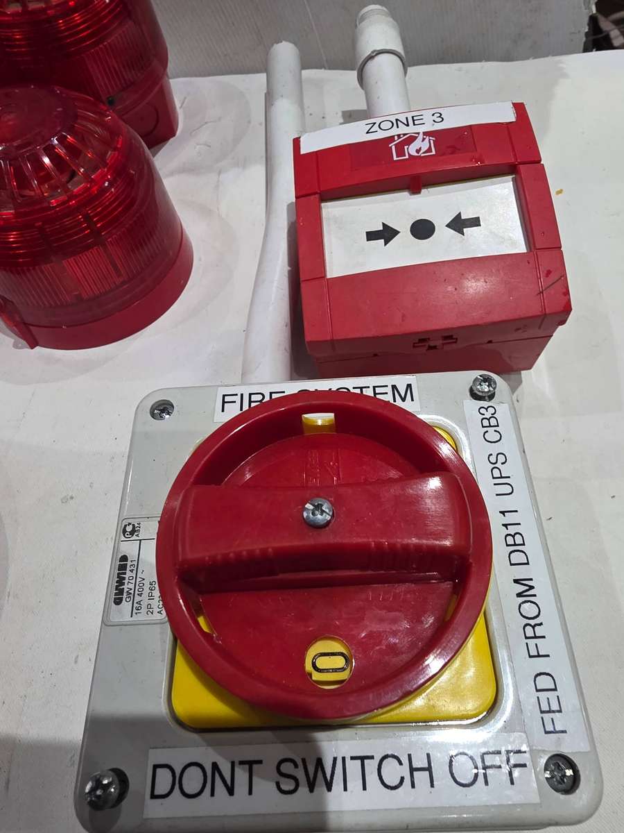 JOBLOT VINTAGE FIRE SYSTEM ITEM