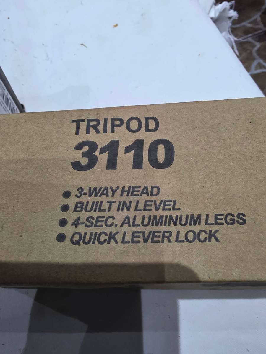 TRIPOD STAND WITH LEVEL